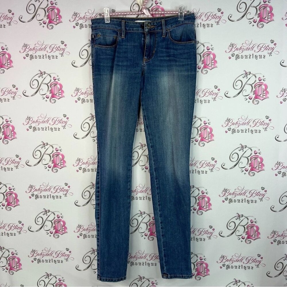 Guess jeans denim classic light wash logo on pocket Women's Skinny Jeans in Blue